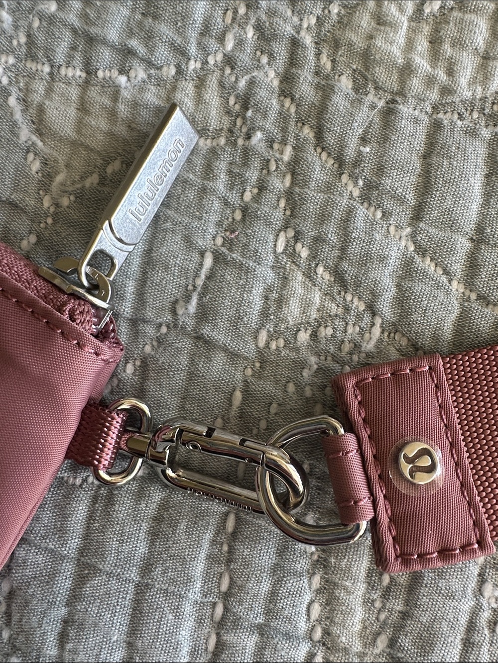 lululemon mauve detachable wristlet pouch - Picture 3 of 5